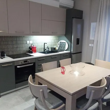 Ecstasy Luxury Apolpaina