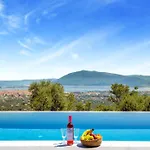 Ecstasy Luxury Villa Apolpaina