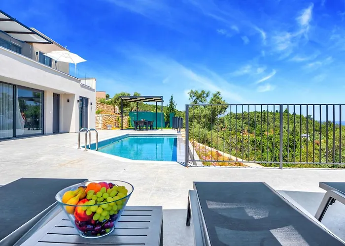 Ecstasy Luxury * Apolpaina