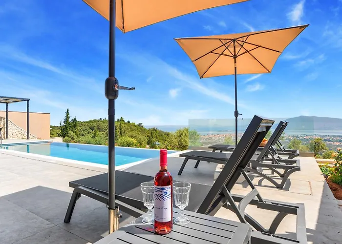 Ecstasy Luxury * Apolpaina