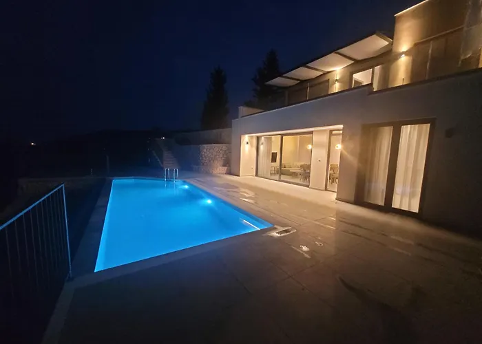 Ecstasy Luxury Villa Apolpaina